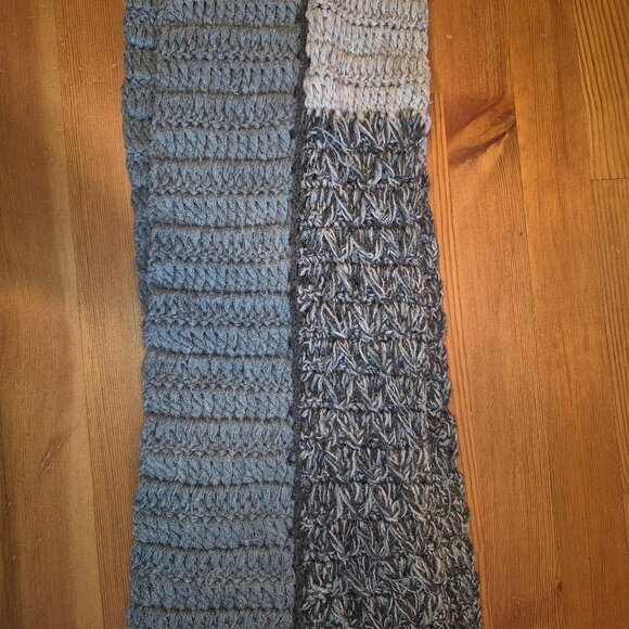 Winter gray grey knitted scarf - Picture 6 of 6